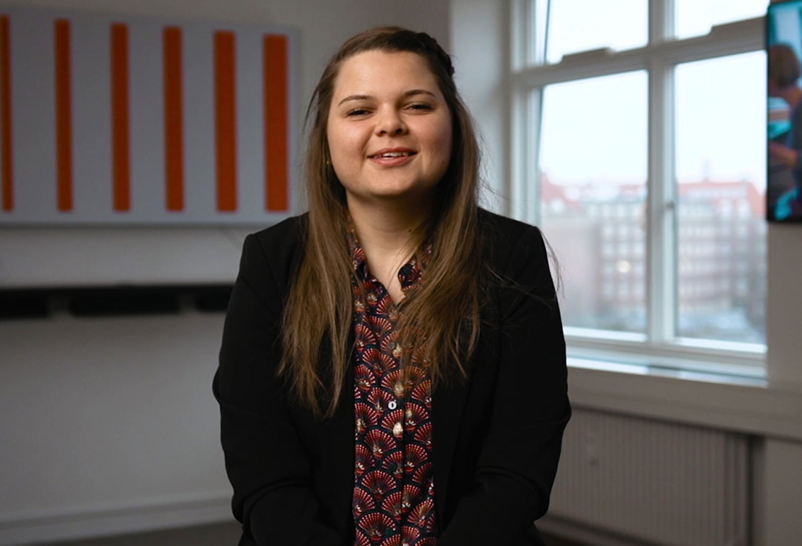 Moment medarbejder på kontor